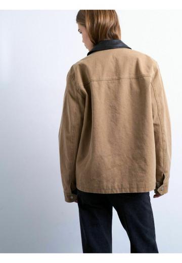 Куртка с накладнымит карманами