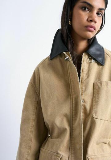 Куртка с накладнымит карманами