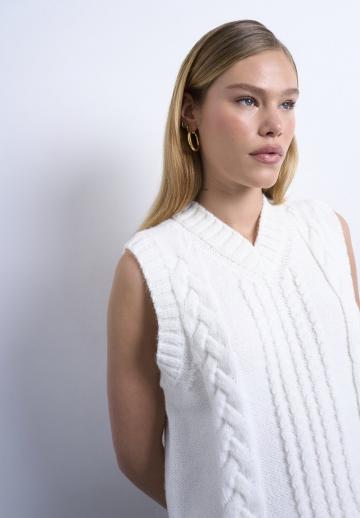 Пуловер без рукавов