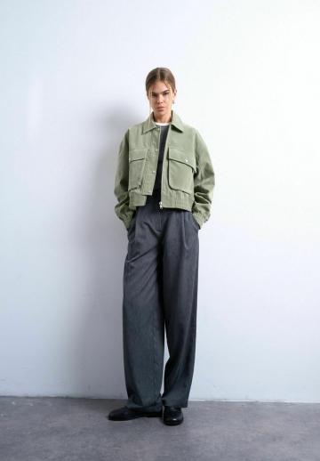 Блейзер с накладными карманами