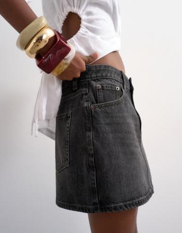 Юбка с накладными карманами