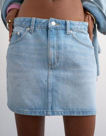 Юбка с накладными карманами