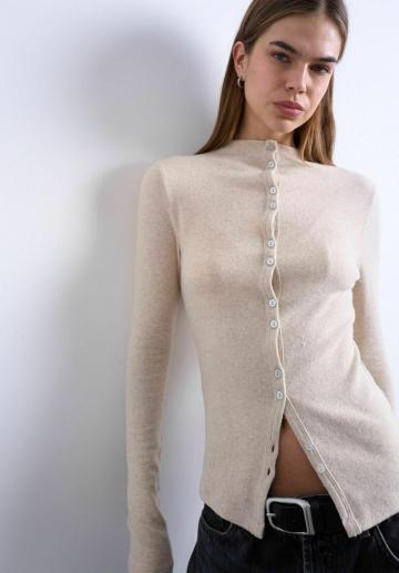 Вязаная кофта