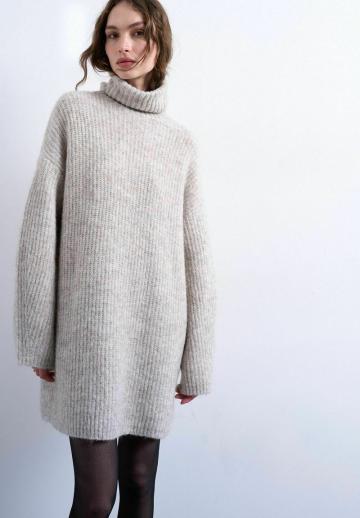 Вязаное платье