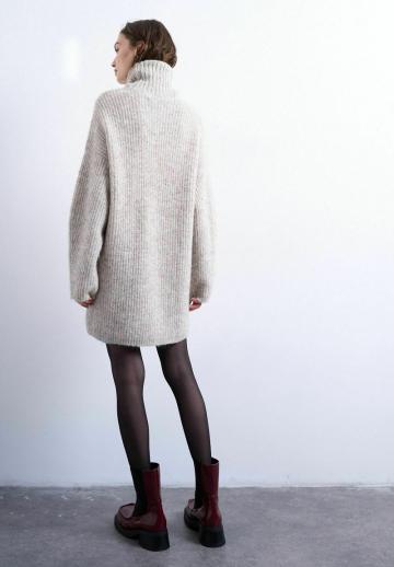 Вязаное платье