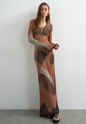 Вязаное платье
