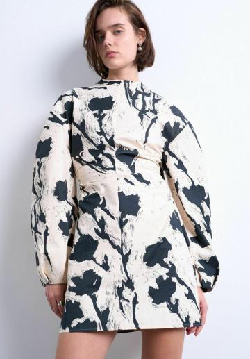 Короткое платье