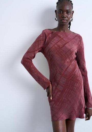 Короткое платье