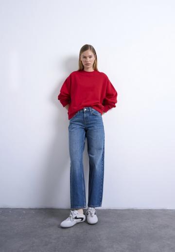 Прямые джинсы