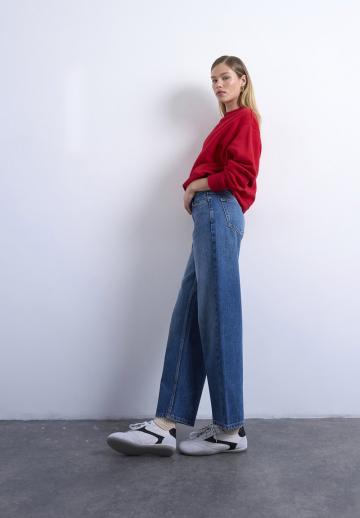 Прямые джинсы