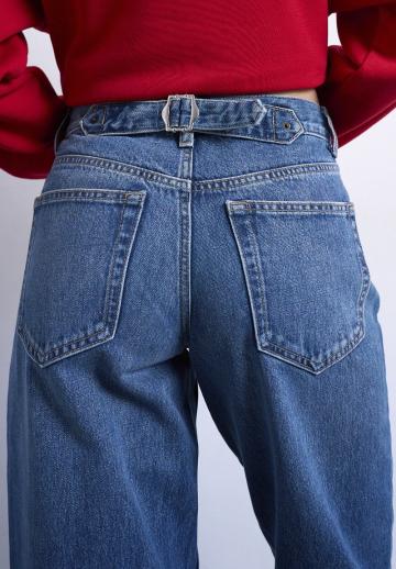 Прямые джинсы