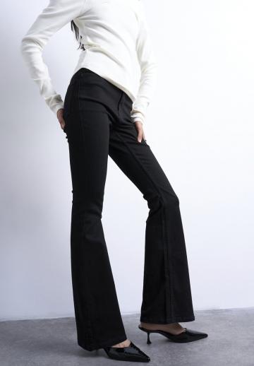 Клешеные джинсы