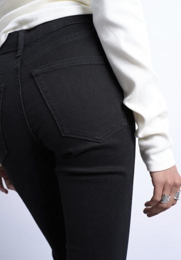 Клешеные джинсы