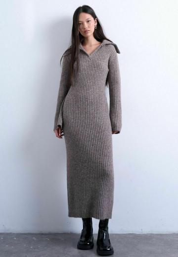 Вязаное платье