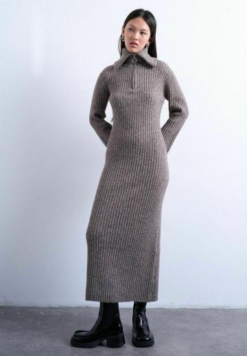 Вязаное платье