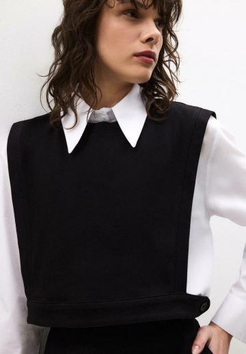 Блузка без рукавов