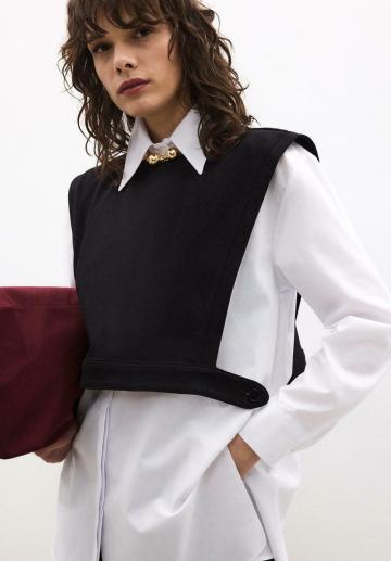 Блузка без рукавов