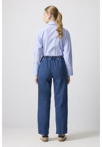 Прямые джинсы