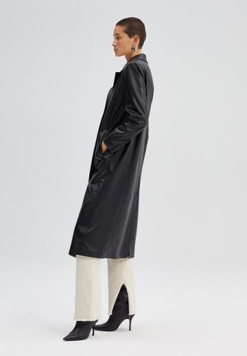 Пальто из искусственной кожи