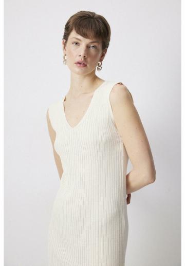 Пуловер в полоску