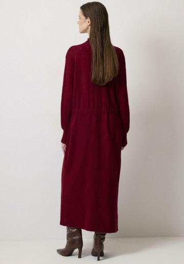 Вязаное платье