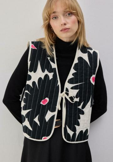 Жаккардовая вязаная кофта