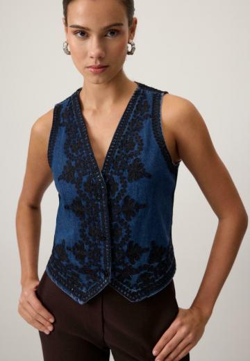 Джинсовая жилетка