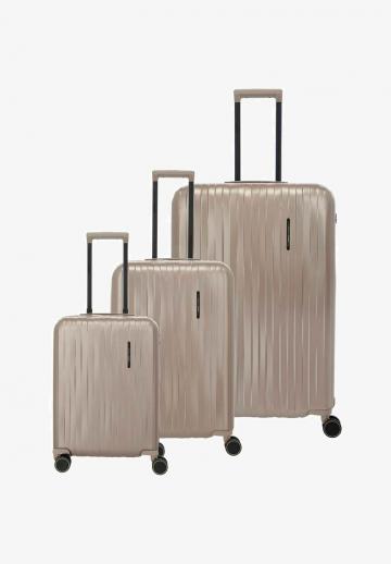 Набор чемоданов