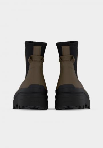 Резиновые сапоги