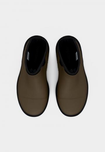 Резиновые сапоги