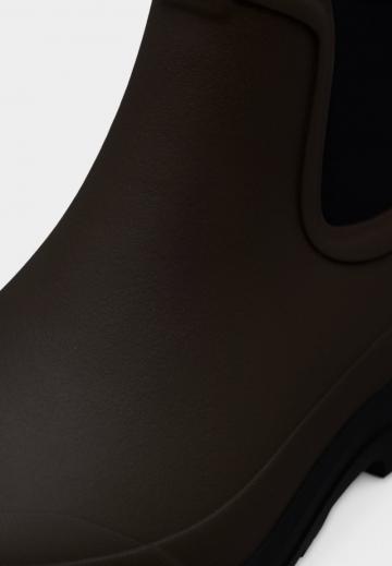 Резиновые сапоги