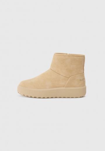 Зимние ботинки