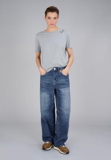 Прямые джинсы