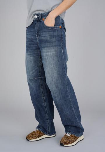 Прямые джинсы