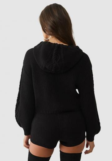 Пуловер с капюшоном