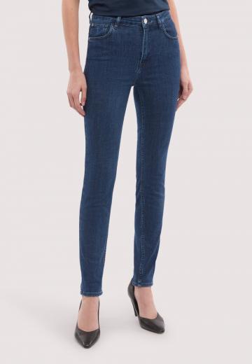 Узкие джинсы