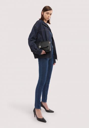 Узкие джинсы