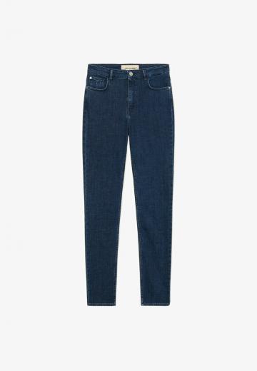 Узкие джинсы