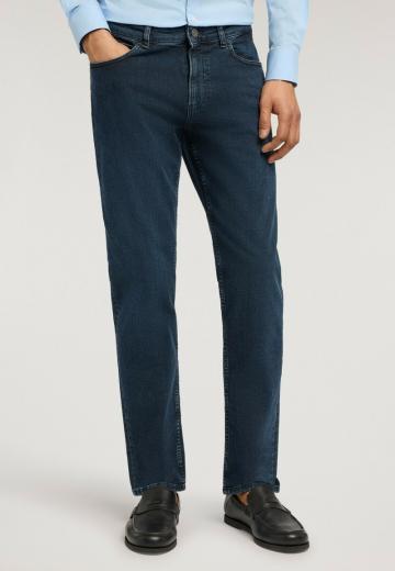 Узкие джинсы