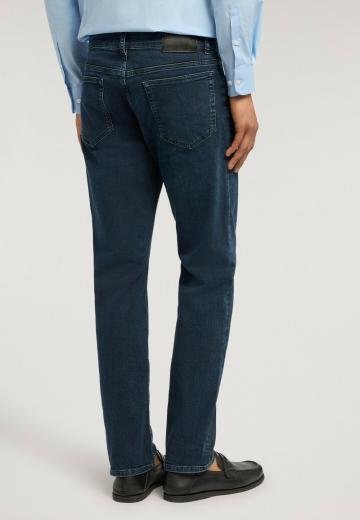 Узкие джинсы