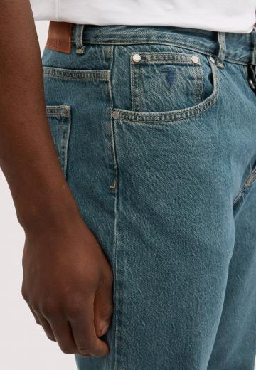 Прямые джинсы