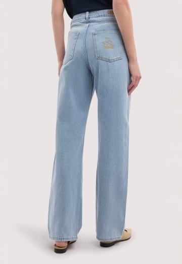 Прямые джинсы