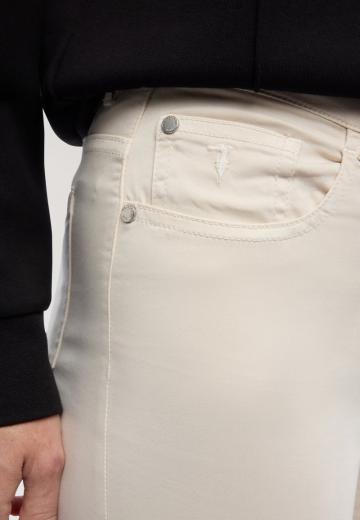 Узкие джинсы