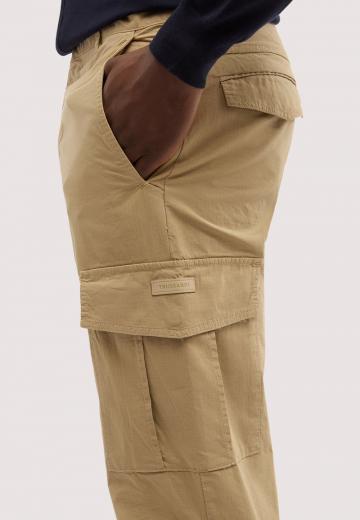 Брюки с накладными карманами