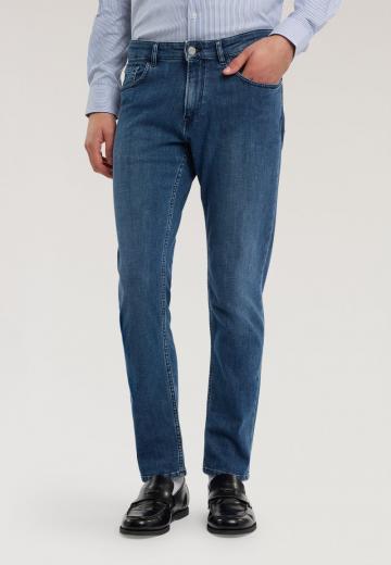 Узкие джинсы