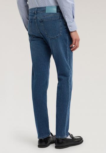 Узкие джинсы