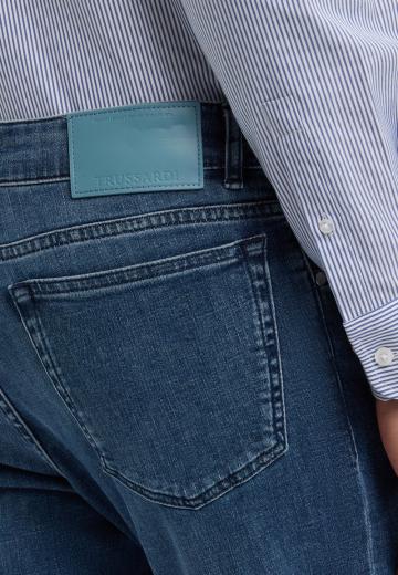 Узкие джинсы