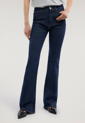 Клешеные джинсы