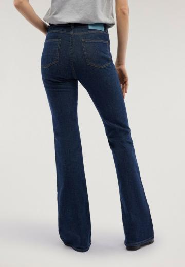 Клешеные джинсы