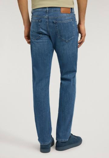 Узкие джинсы